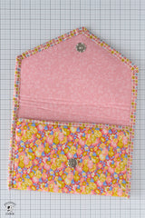 Busy Day Tablet Case Kit: Medium Case Includes Fabric and Pattern