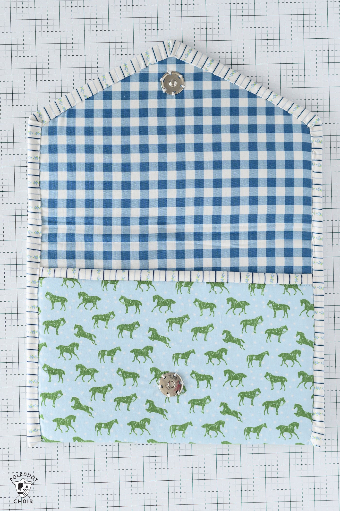 Busy Day Tablet Case Kit: Medium Case Includes Fabric and Pattern