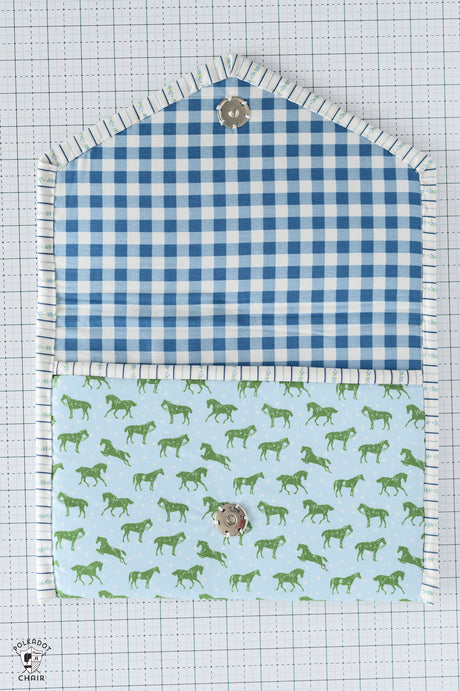 Busy Day Tablet Case Kit: Medium Case Includes Fabric and Pattern