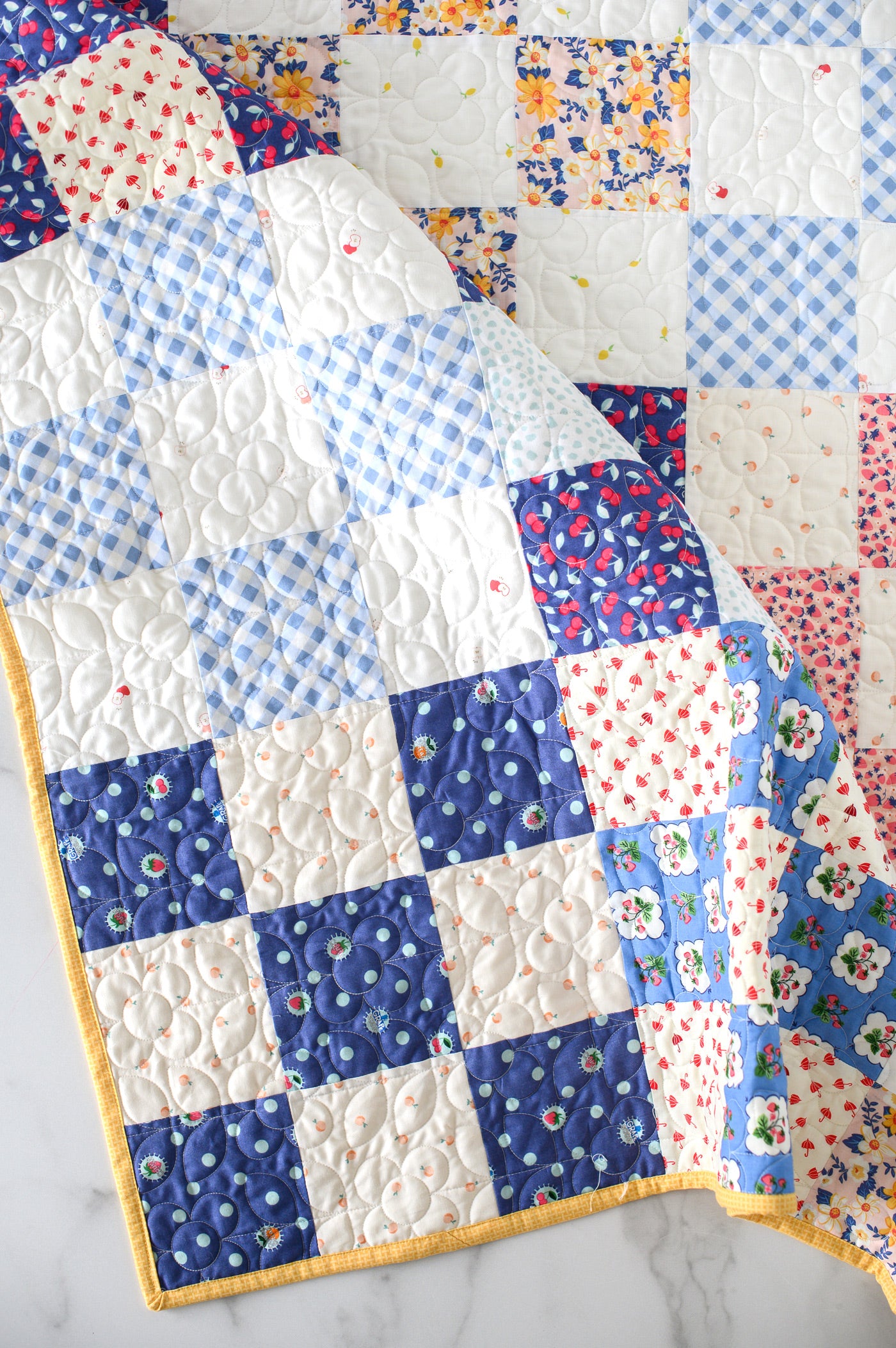 Gathered Quarters Summer Picnic Quilt Kit: Fabric, Quilt Pattern