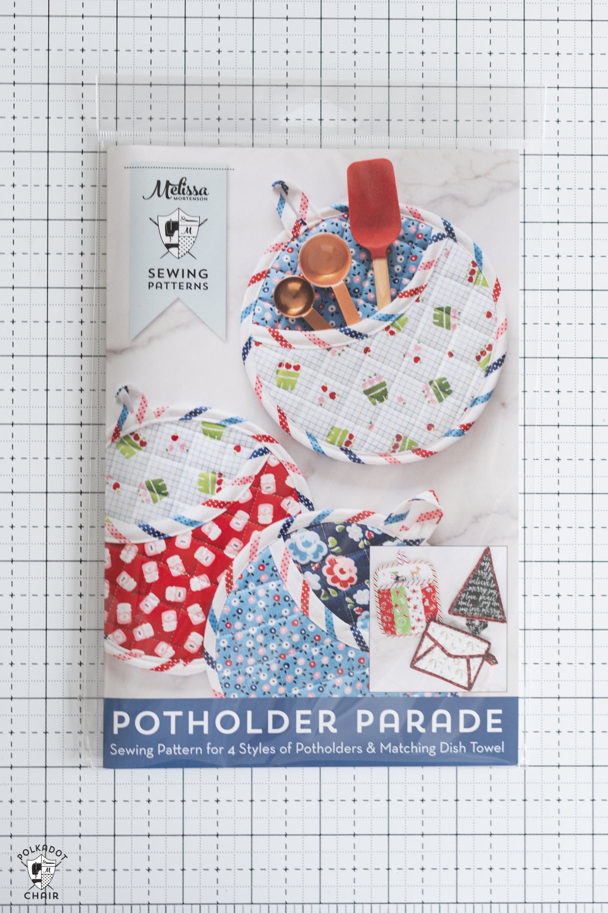 Quilted Round Potholder Parade Sewing Pattern with Holiday Potholders | Printed Pattern